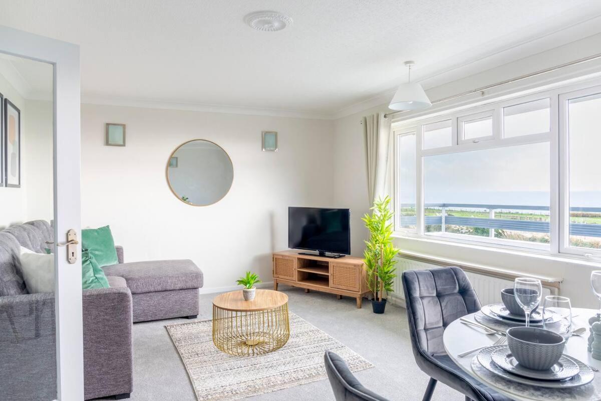 Breath Taking Sea View 2 Bedroom Sleeps 6- Parking Bournemouth Exteriér fotografie